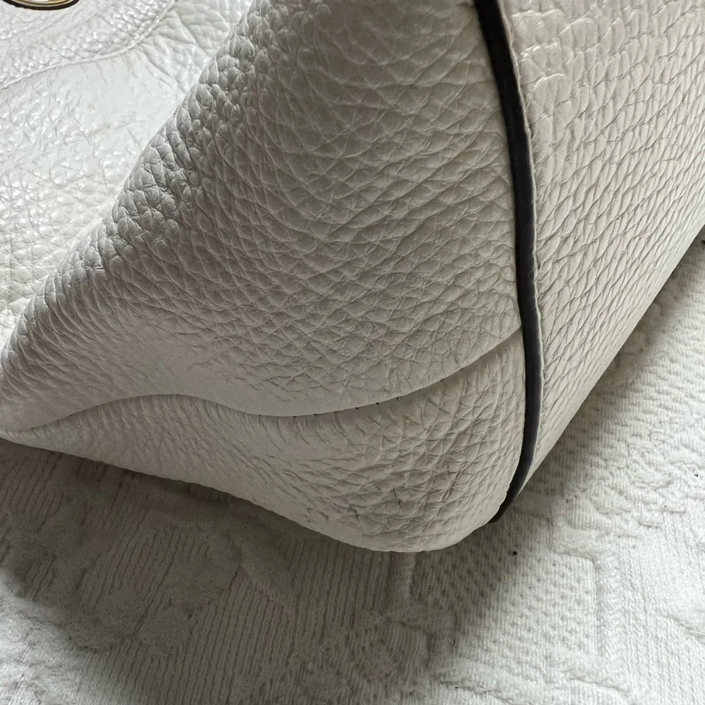 Michael Kors White and Gold Shoulder Bag - Picture 7 of 8